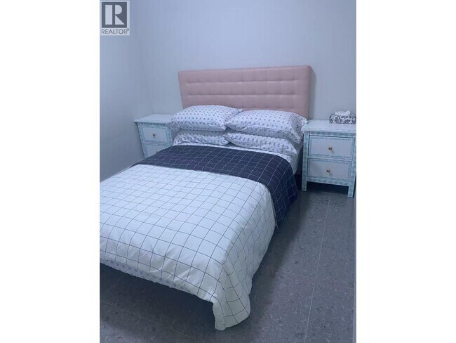 Photo - 3254 E 6th Ave