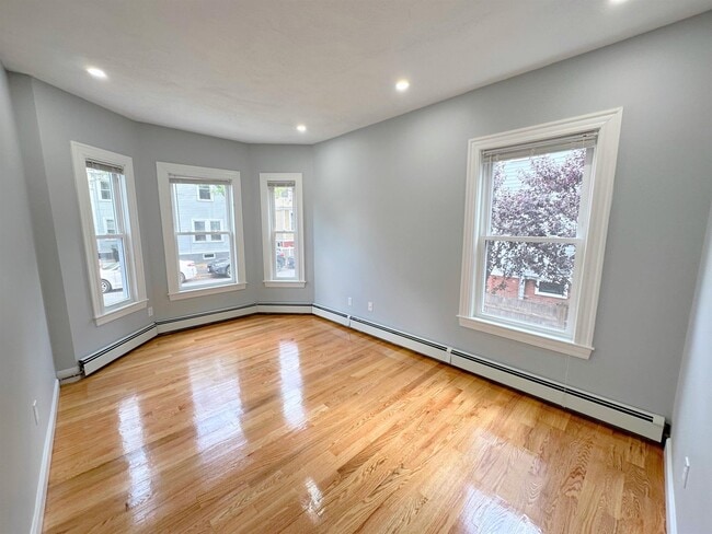 Photo - 295 Windsor St Unit 3