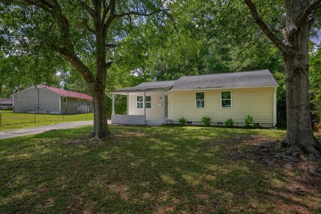 Photo - 901 Davis St