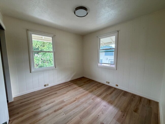 Photo - Island Living in the Heart of Waikiki – 2 Bed, 1 Bath with Parking! Unit A4