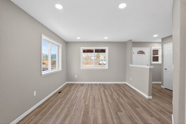 Photo - 227 Crestone Ave