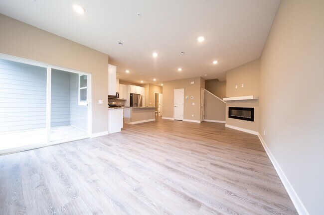 Photo - 16415 Jaffna Pl