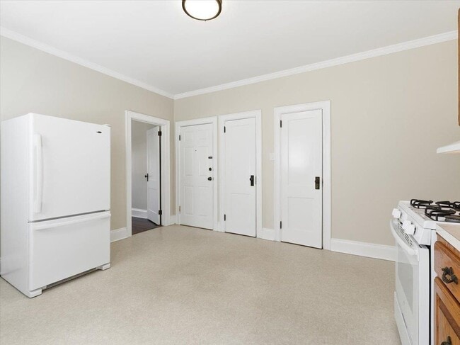 Photo - 73 Newman Ave