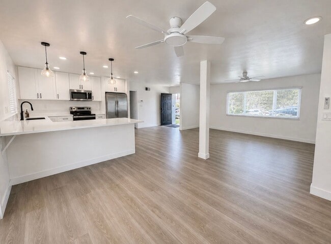 3667 Agua Dulce Blvd