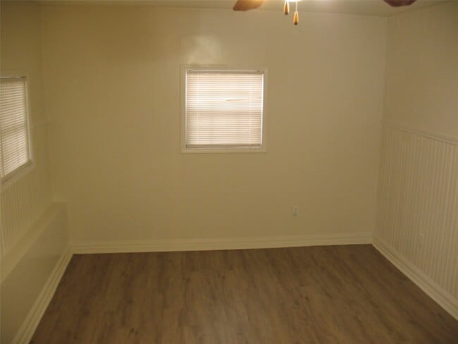 Photo - 2610 Scott St
