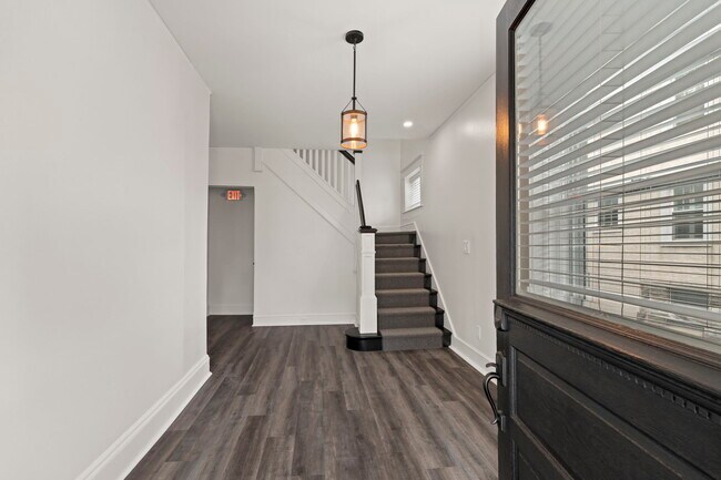 Photo - 660 Loraine St Unit 1