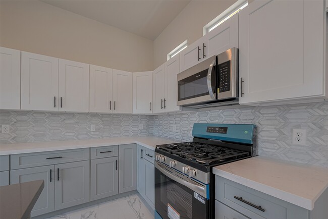 Photo - 2414 Sam Wilson St