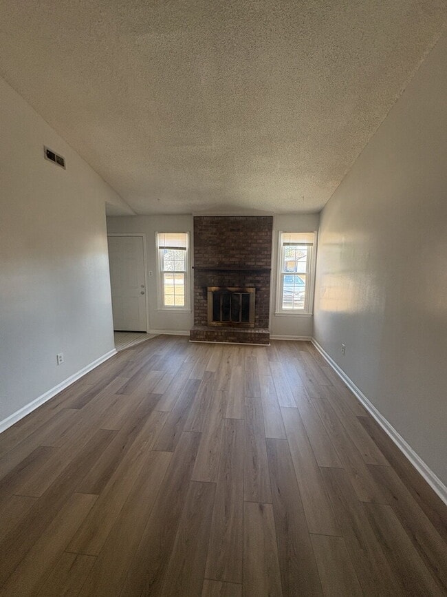 Photo - 103 Pine Crest Dr