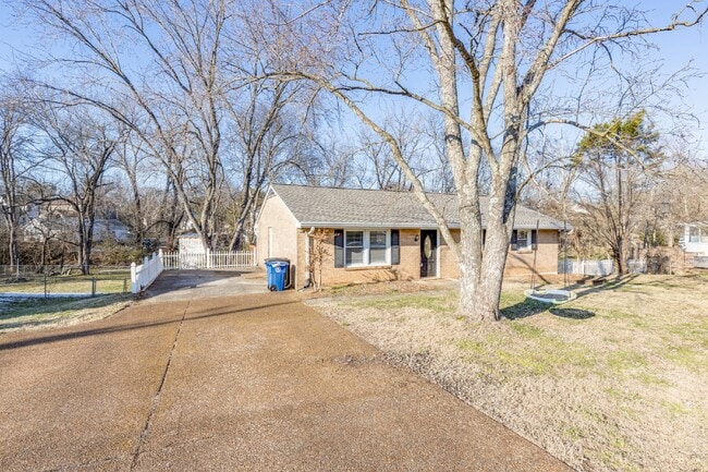 Building Photo - Beautiful 3 Bedroom, 1-Bath Home Across fr...