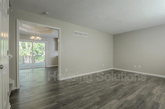 Photo - 16104 Slater Ave