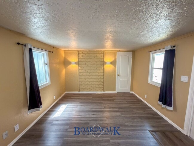 Photo - 155 W State St