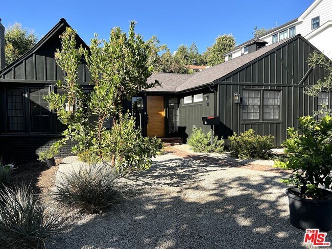 Photo - 14921 Bestor Blvd