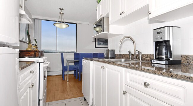 Photo - Marlborough Tower Unit 01403