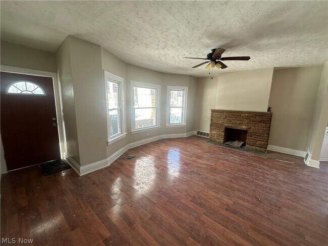 Photo - 485 E 149th St