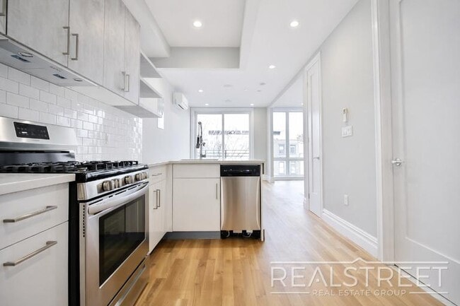 Photo - Stunning New 1 Bed in Bed Stuy Condo building Unidad 3B
