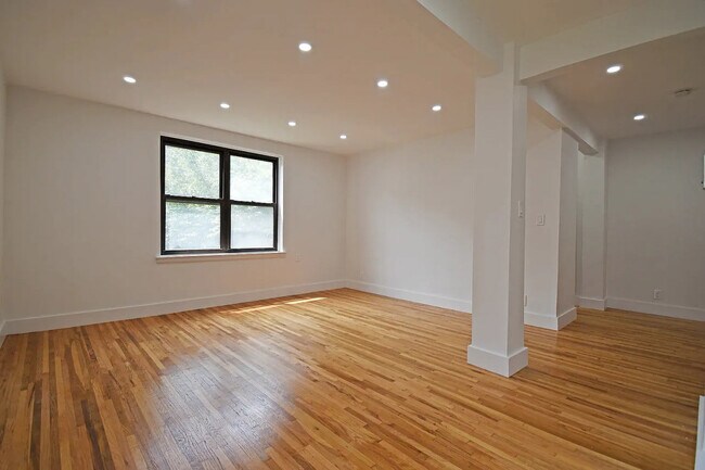 Photo - 52-18 39th Ave Unit 2D