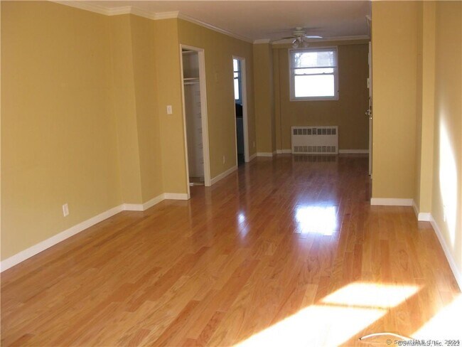 Photo - 444 Bedford St Unidad APT 2H
