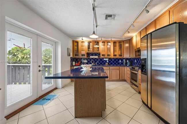 Photo - 400 SE 31st St Apartment Unit 8