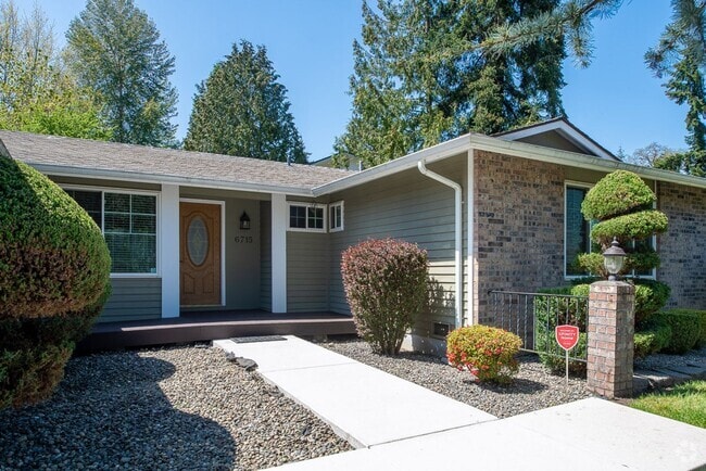 Building Photo - Peaceful neighborhood setting within walki... Rental