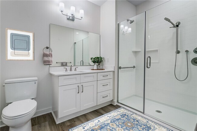 Photo - 160 School St