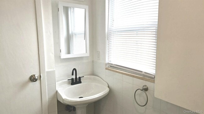 Photo - 137-22 242nd St