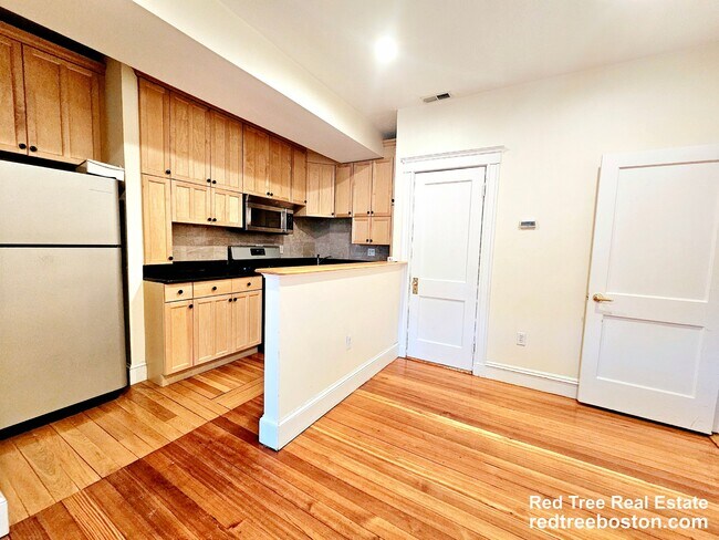 191 Winthrop Rd Unit 4