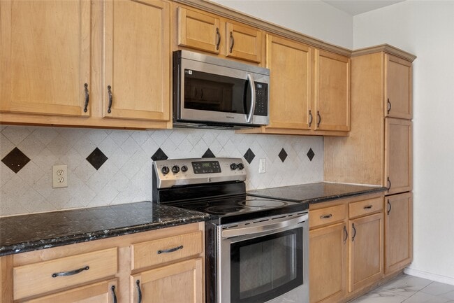 Photo - 20747 Settlers Lake Cir N