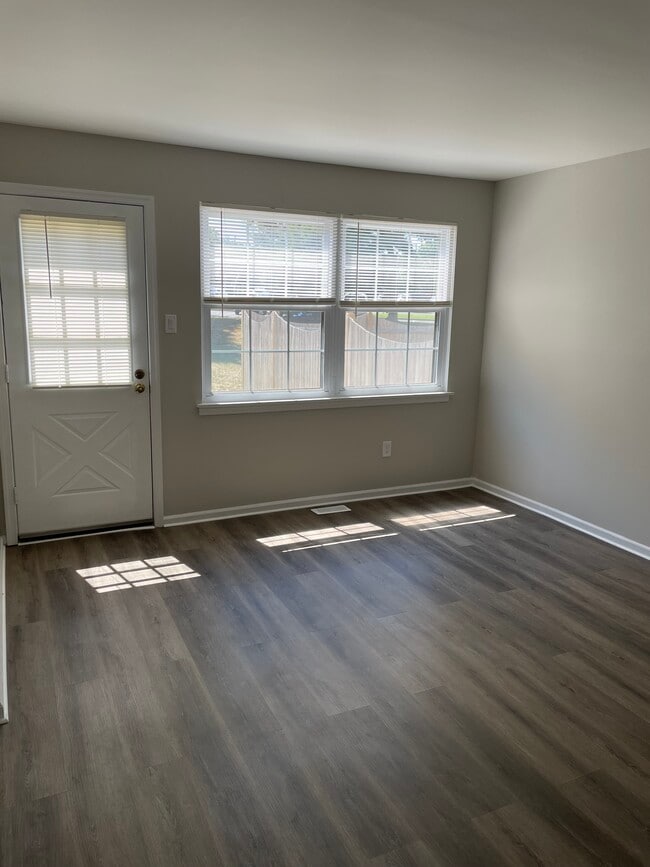 Photo - 30 Greensward Ln