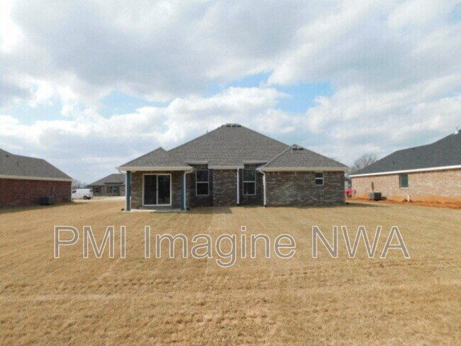 474 N Yona Ln
