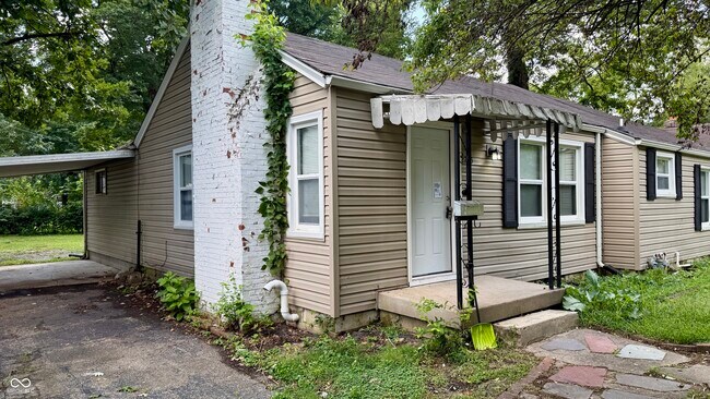 2215 Durham Dr