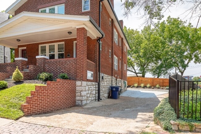 Photo - 1035 Grandview Pl Unit 2nd