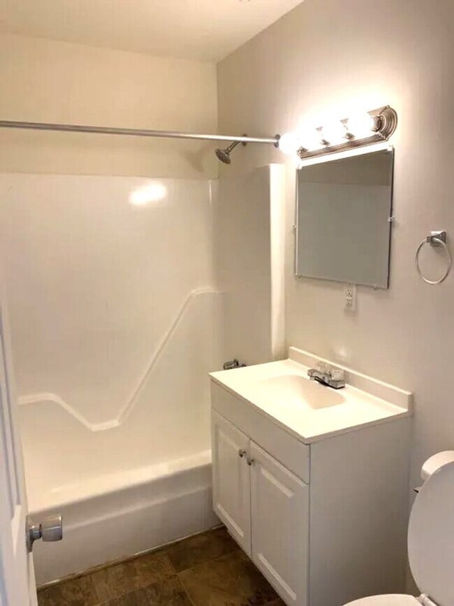 Photo - 3 bedroom / 1.5 bathroom - Timberwoods