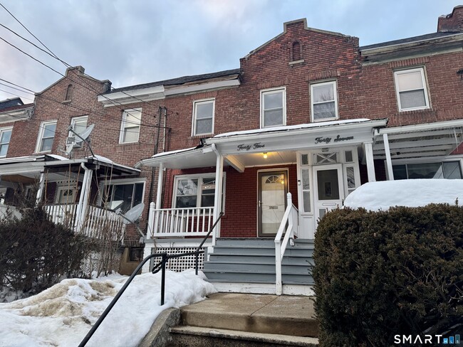 Building Photo - 45 Ives St