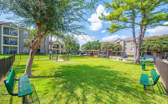 MAA Woodwind - MAA Woodwind Apartments