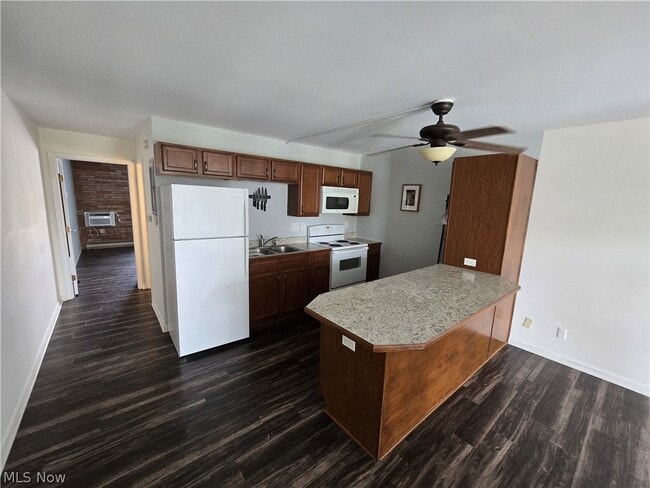 Photo - 2331 E Market St