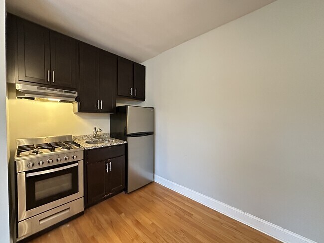 Photo - 623 W Patterson Ave Unit 7