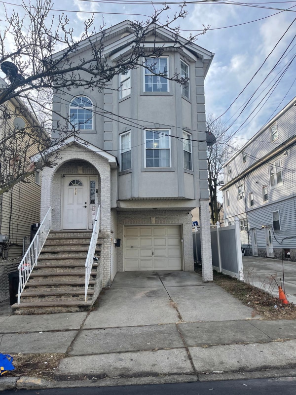 Building Photo - 930 Olive St