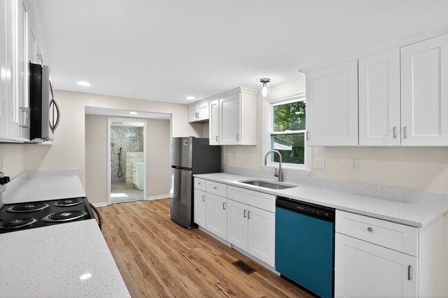 Photo - 1496 Farrell Rd