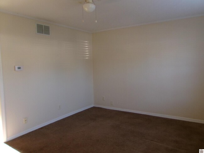 Photo - 8 Sanders Ave