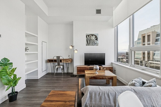 Photo - 1221 Macleod Trl SE Unit SI ID1407205P