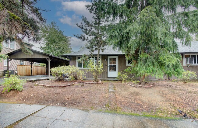 Building Photo - Elias / Boyd 701-03 Unit 703