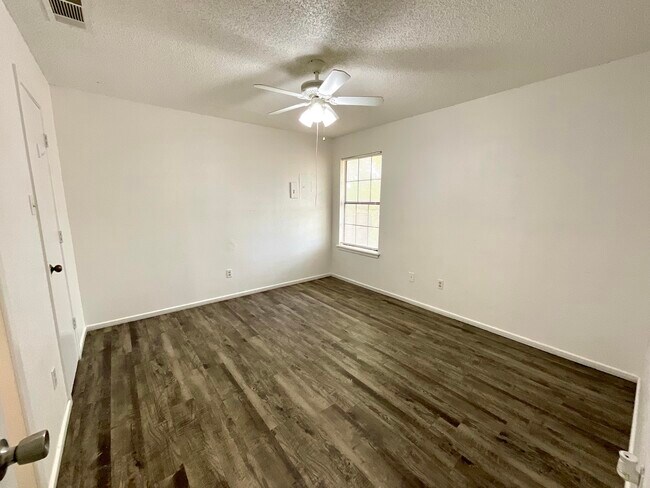 Photo - 6108 37th St