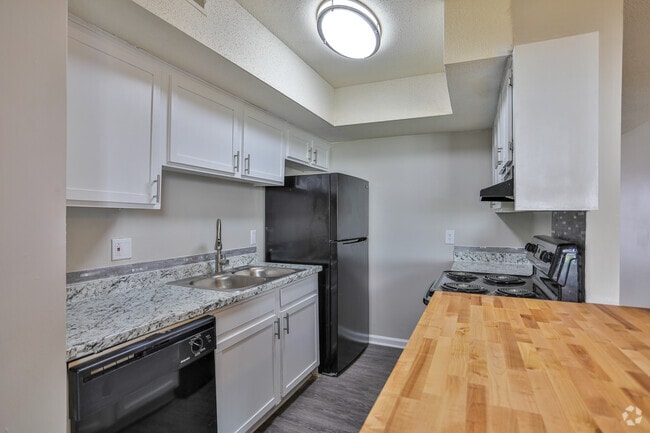 2BR, 1.5BA