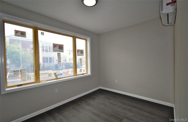 Building Photo - 108-46 153rd St Unit 1FL Rental