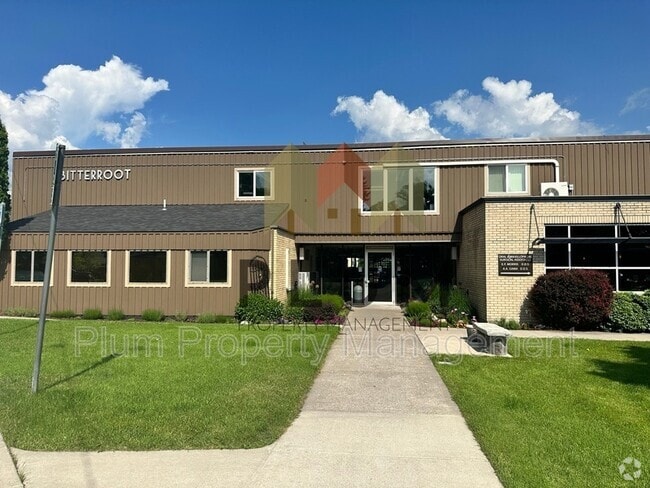 Building Photo - 1547 S Higgins Ave Unit #204 Rental