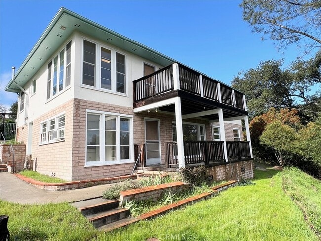 15 Hillcrest Dr