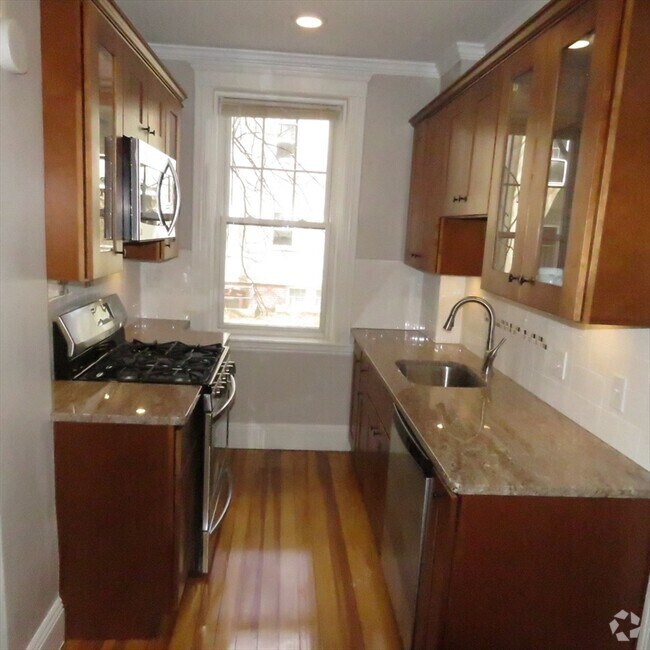 Building Photo - 21 Shepard St Unit 3 Rental