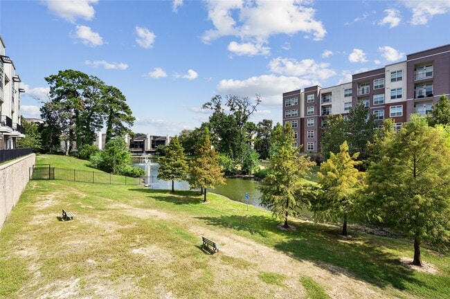 Building Photo - 2411 Fondren Rd Unit 1140