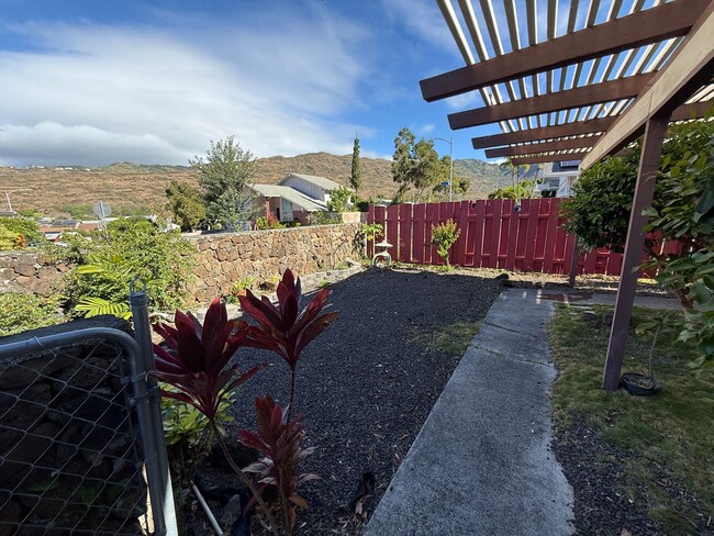 Photo - 949 Wainiha St