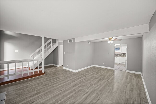 Photo - 2313 Crescent Park Dr Unit 274